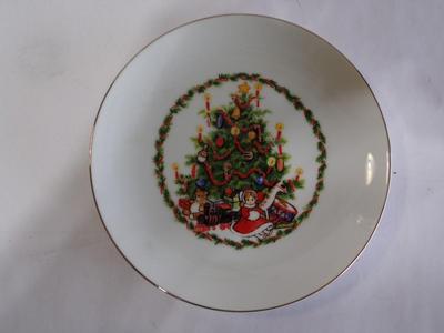 22K Gold rimmed Christmas plate