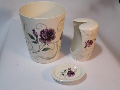 Bathroom accessory set