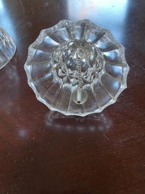 SMALL QUARTZ MANTEL CLOCK & 2 LEAD CRYSTAL BELLS
