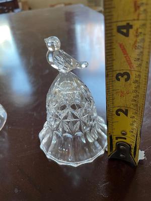 SMALL QUARTZ MANTEL CLOCK & 2 LEAD CRYSTAL BELLS
