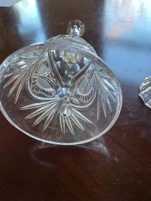 SMALL QUARTZ MANTEL CLOCK & 2 LEAD CRYSTAL BELLS
