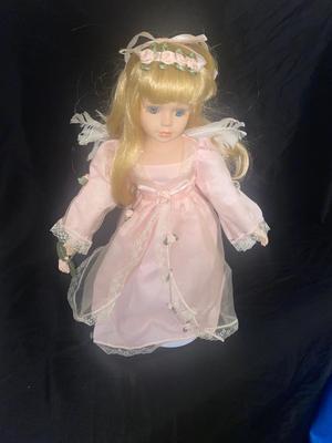 PRETTY LITTLE ANGELS/PORCELAIN DOLLS
