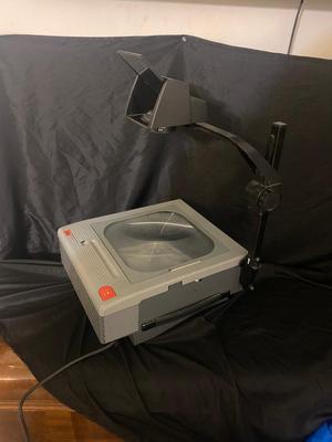 3M 9200 OVERHEAD PROJECTOR