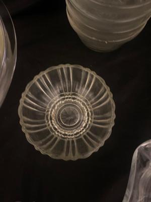 A VARIETY OF DIFFERENT BOWLS AND KITCHEN ITEMS