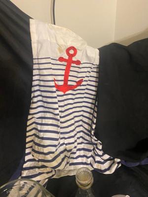 APRONS, POT HOLDERS, 2 QT LIQUID MEASURING CUP & OTHER MISC KITCHEN ITEMS