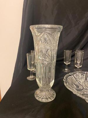 CUTEST LITTLE SHOT GLASSES, WINE BOTTLE, SEPARATED DISH, & VASE
