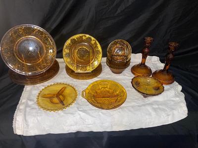 VINTAGE AMBER COLORED TIARA GLASS