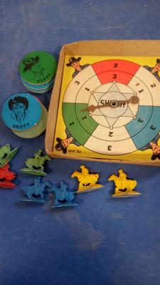 LOT 87 HOPALONG CASSIDY GAME BOARD PIECES
