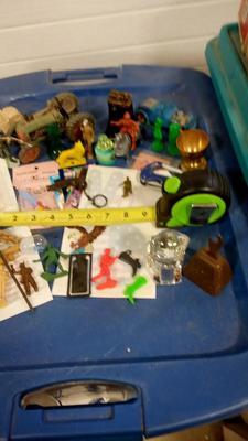 LOT 88 LARGE LOTOF VINTAGE SMALLS