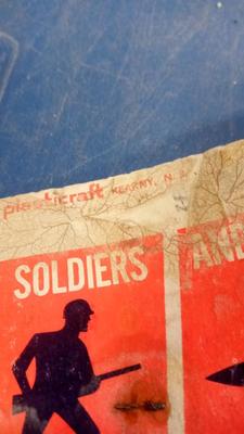 LOT 89 VINTAGE BAG OF TOY SOILDERS