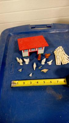 LOT 90 OLD MARX PLAYSET CHICKEN COOP