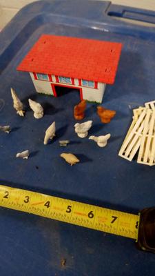 LOT 90 OLD MARX PLAYSET CHICKEN COOP