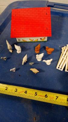 LOT 90 OLD MARX PLAYSET CHICKEN COOP