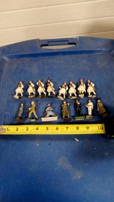 LOT 93 LOT OF OLD METAL FIGURES