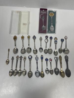 25 collectible antique teaspoons souvenir States, Countries, Attractions, Sterling