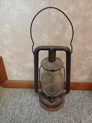 Vintage Dietz New York U.S. HY-LOW marked kerosene lantern