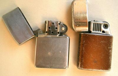 2 Old Lighters,