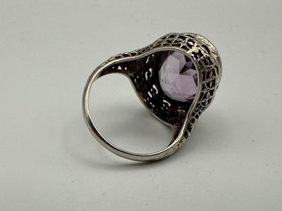 14k White Gold Ring w/ Amethyst