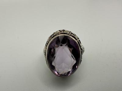 14k White Gold Ring w/ Amethyst