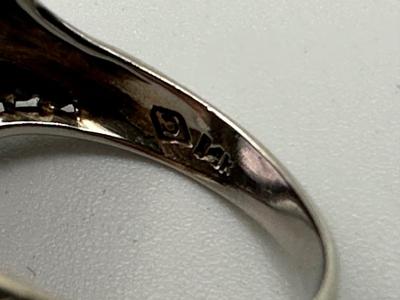 14k White Gold Ring w/ Amethyst