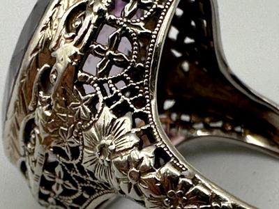 14k White Gold Ring w/ Amethyst