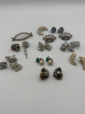 Earrings & Brooches Lot