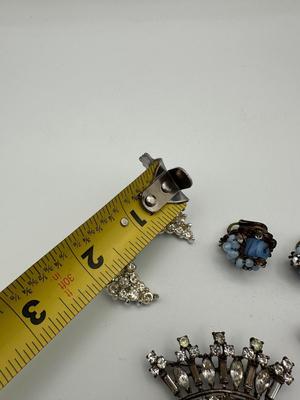 Earrings & Brooches Lot