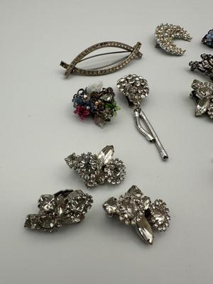 Earrings & Brooches Lot