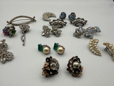 Earrings & Brooches Lot