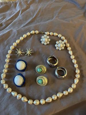 NECKLACE AND CLIP ON EARRINGS