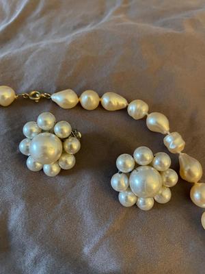 NECKLACE AND CLIP ON EARRINGS