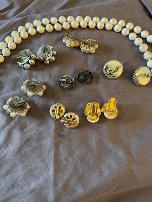 NECKLACE AND CLIP ON EARRINGS