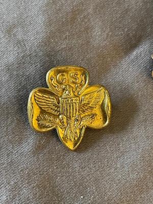 WOMENS DECORATIVE PINS