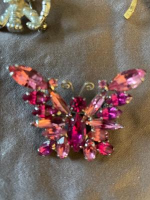 WOMENS DECORATIVE PINS