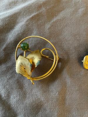 WOMENS DECORATIVE PINS