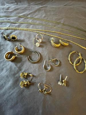 GOLD TONE NECKLACES & PIERCED EARRINGS