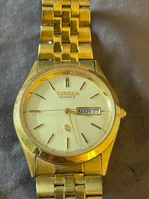 FOUR MEN'S WATCHES FOR PARTS OR REPAIR