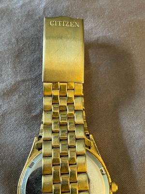 FOUR MEN'S WATCHES FOR PARTS OR REPAIR