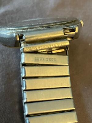 FOUR MEN'S WATCHES FOR PARTS OR REPAIR