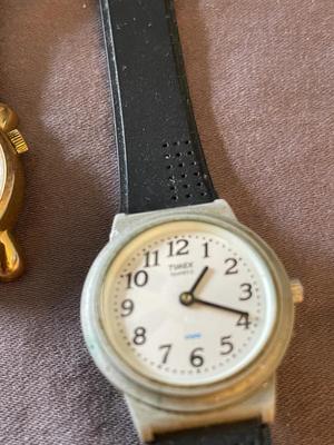 VARIETY OF WOMENS WATCHES FOR PARTS OR REPAIR