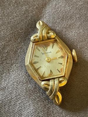 VARIETY OF WOMENS WATCHES FOR PARTS OR REPAIR