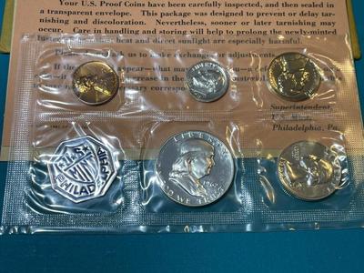 1962 PROOF SET W/CAMEO FRANKLIN HALF DOLLAR AS PICTURED.