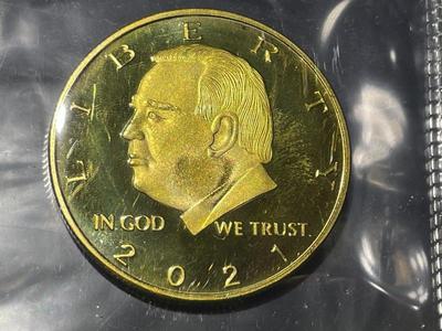 Large Size 2021 Joe Biden 46th President Commemorative Souvenir Gold-toned Coin as Pic'd.