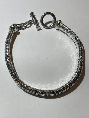 Vintage Sterling Silver Very Heavy Cable Bracelet 8" Long 38.7 Grams TW in Very Good Preowned Condition.