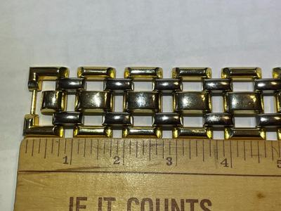 Vintage 2-Tone Yellow/White Metal 8" Fashion Bracelet in Good Preowned Condition as Pictured.