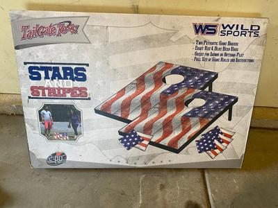 NIB PATRIOTIC CORN HOLE/TOSS A SACK GAME