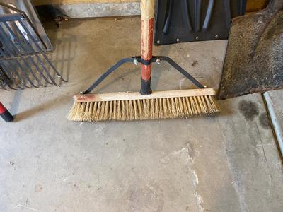 SNOW-EASY STOW SHOVEL & OTHER HANDY HANDLED TOOLS