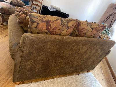 COZY LOVESEAT