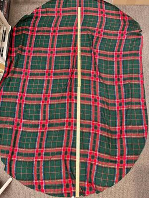Vintage Large oval Christmas plaid tablecloth