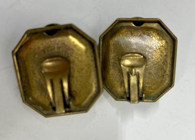 Antique gold tone earrings clip on